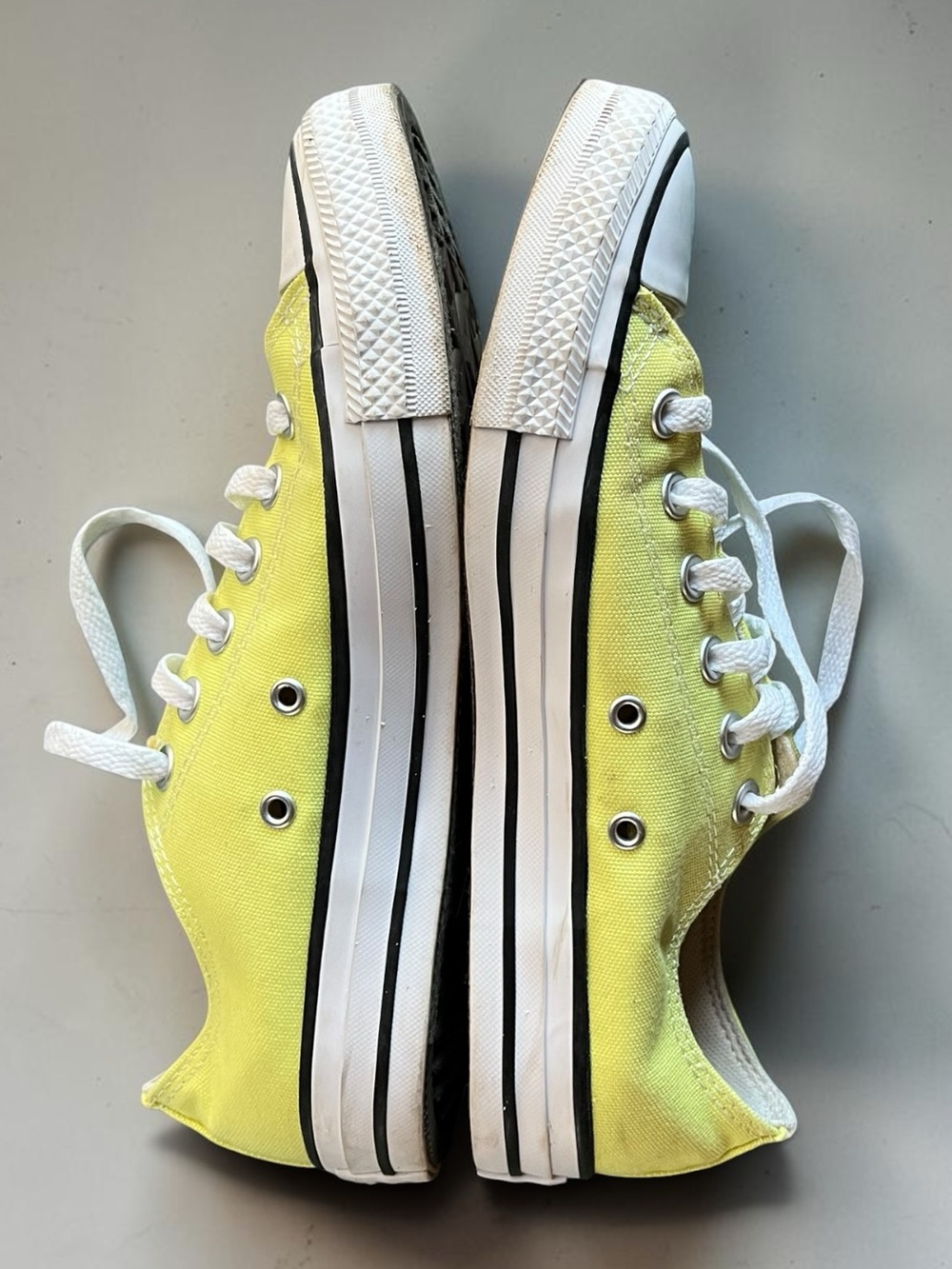 ON HOLD - Converse Chuck Taylor All Star Low Light Yellow Women’s 8 Men’s 6 - Picture 7 of 12